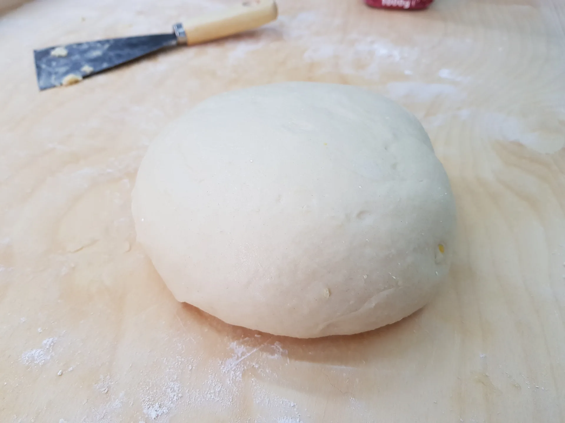Bomboloni con farcia di fragole