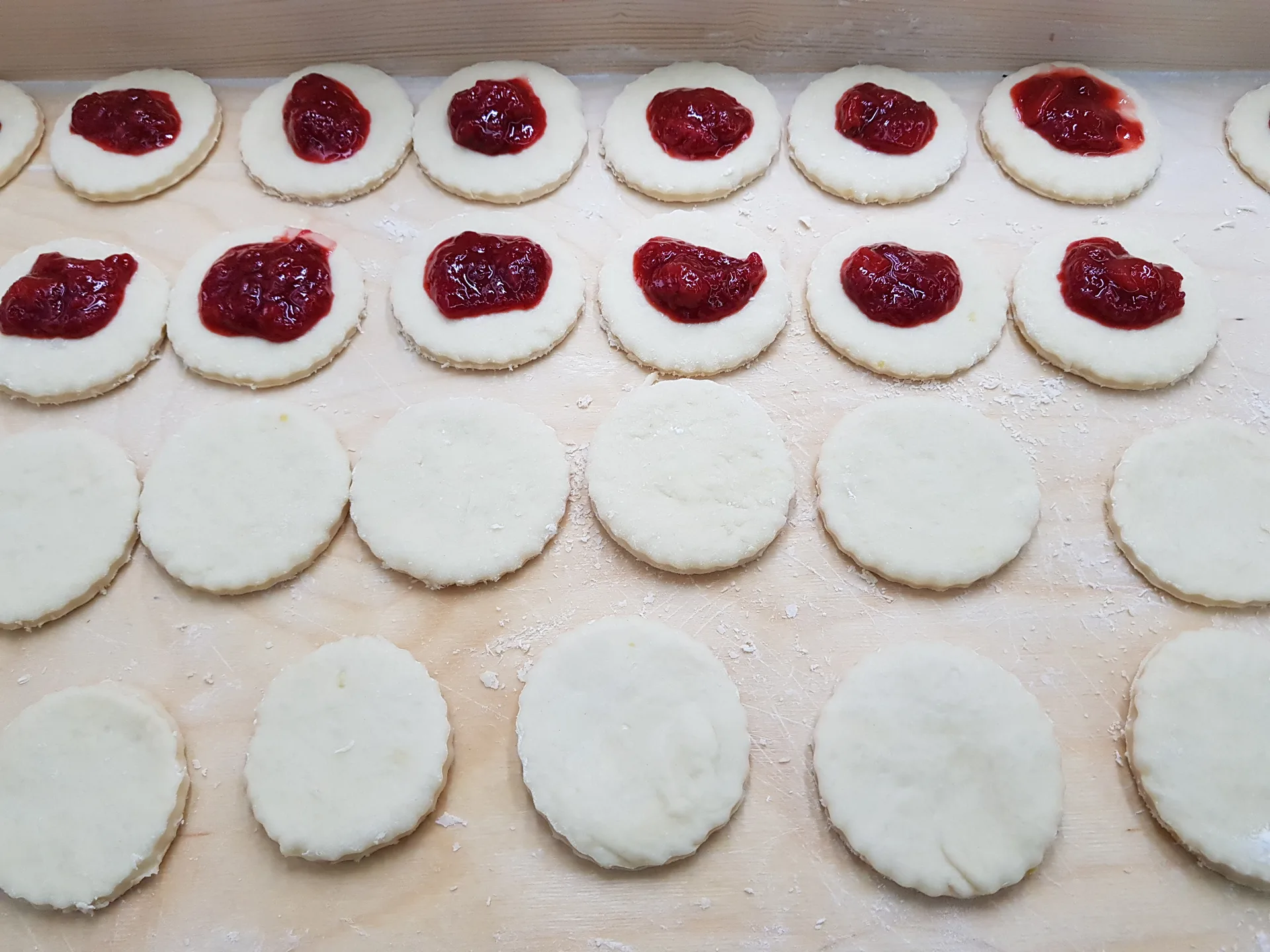 Bomboloni con farcia di fragole