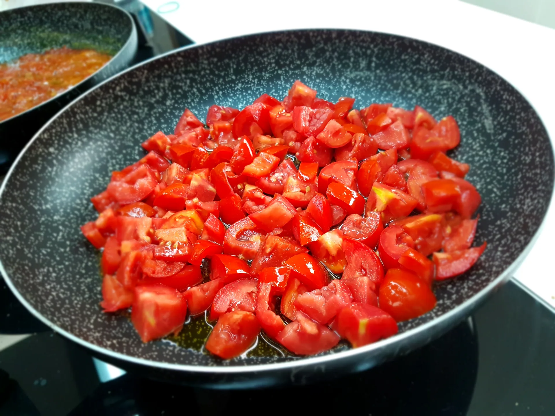 Bucatini allo scoglio con crema di fichi d'India