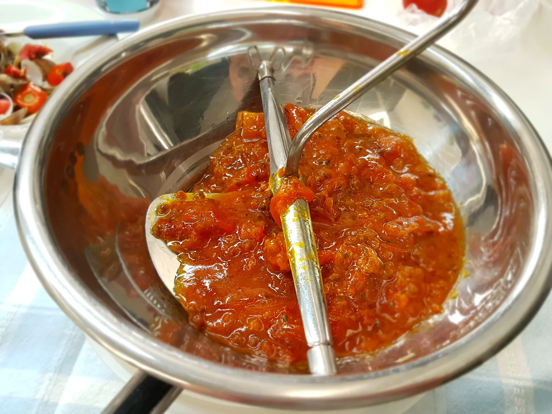 Bucatini allo scoglio con crema di fichi d'India