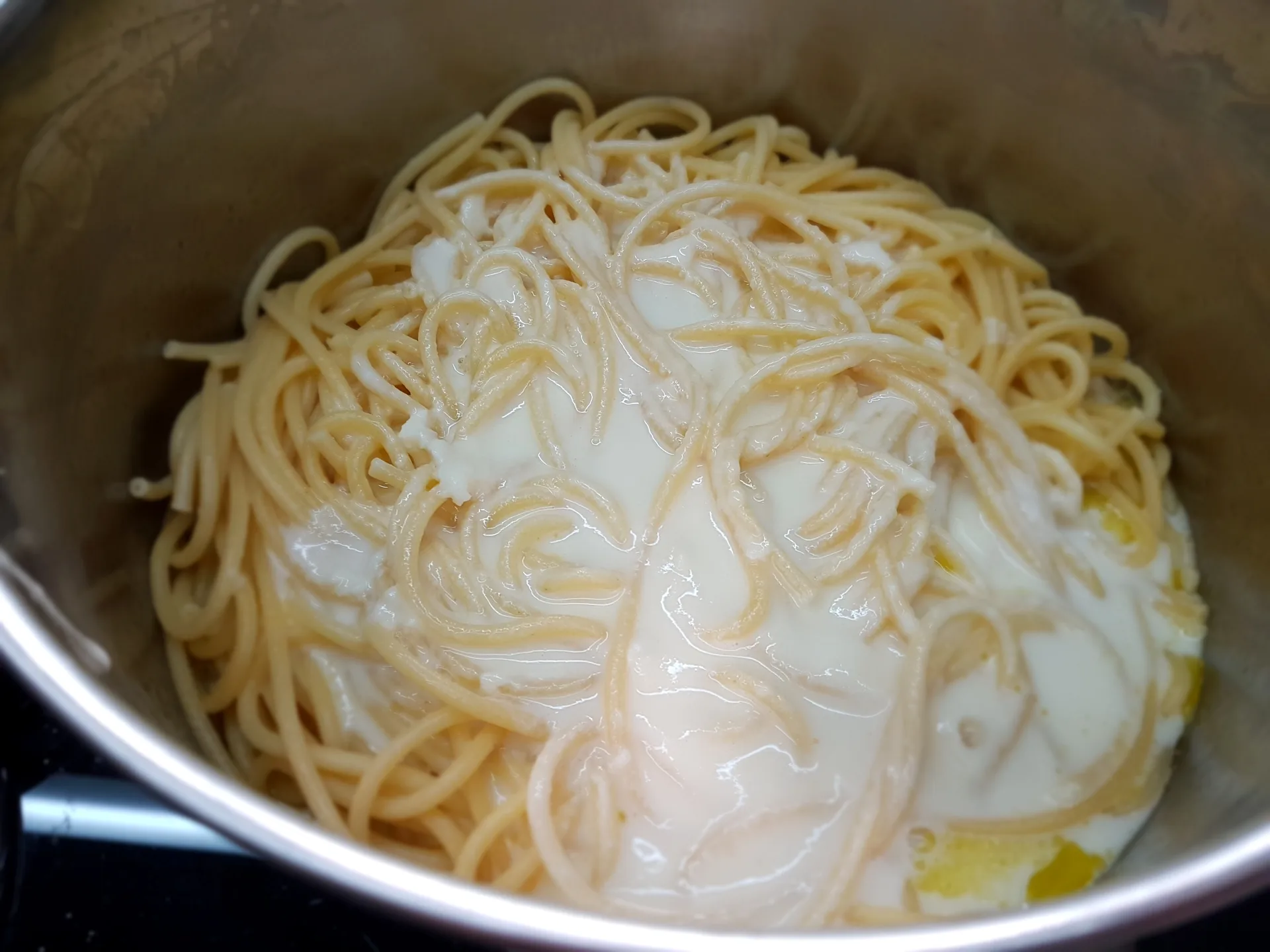 Bucatini cacio e pepe