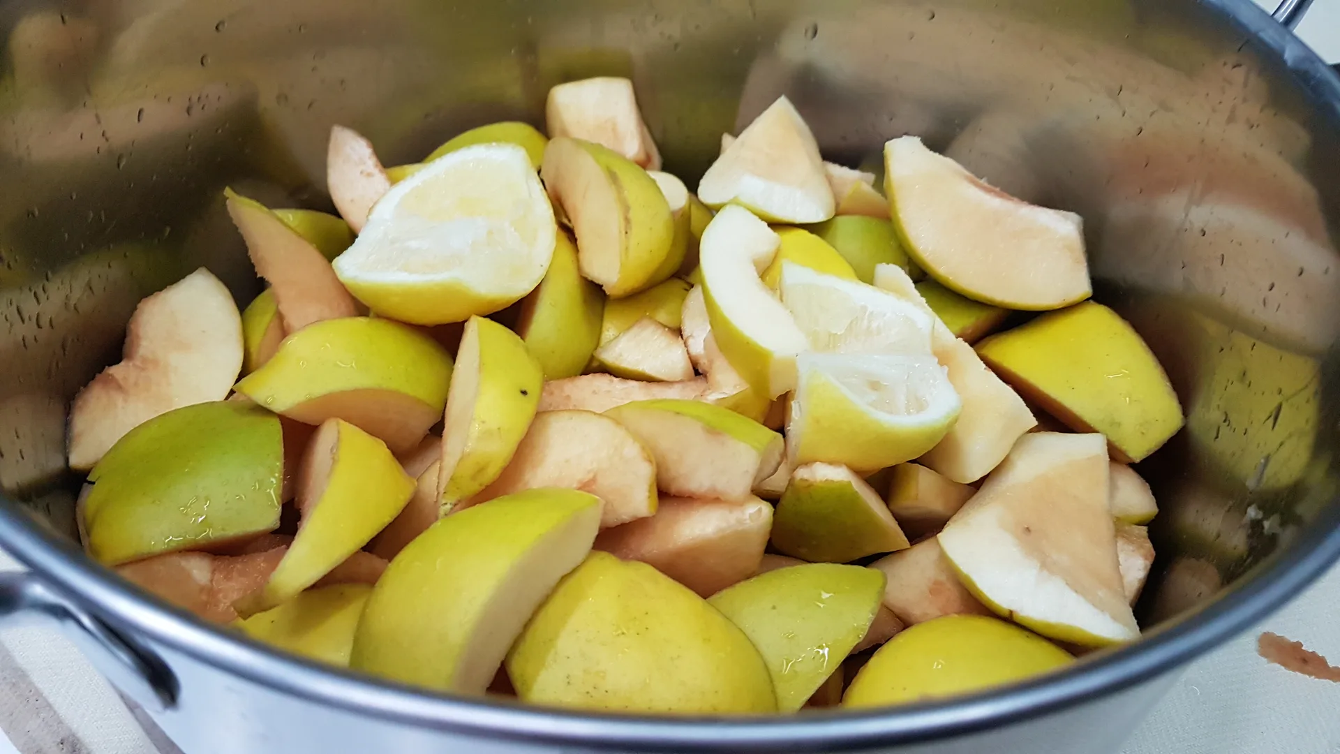 Cotognata compatta di mele cotogne