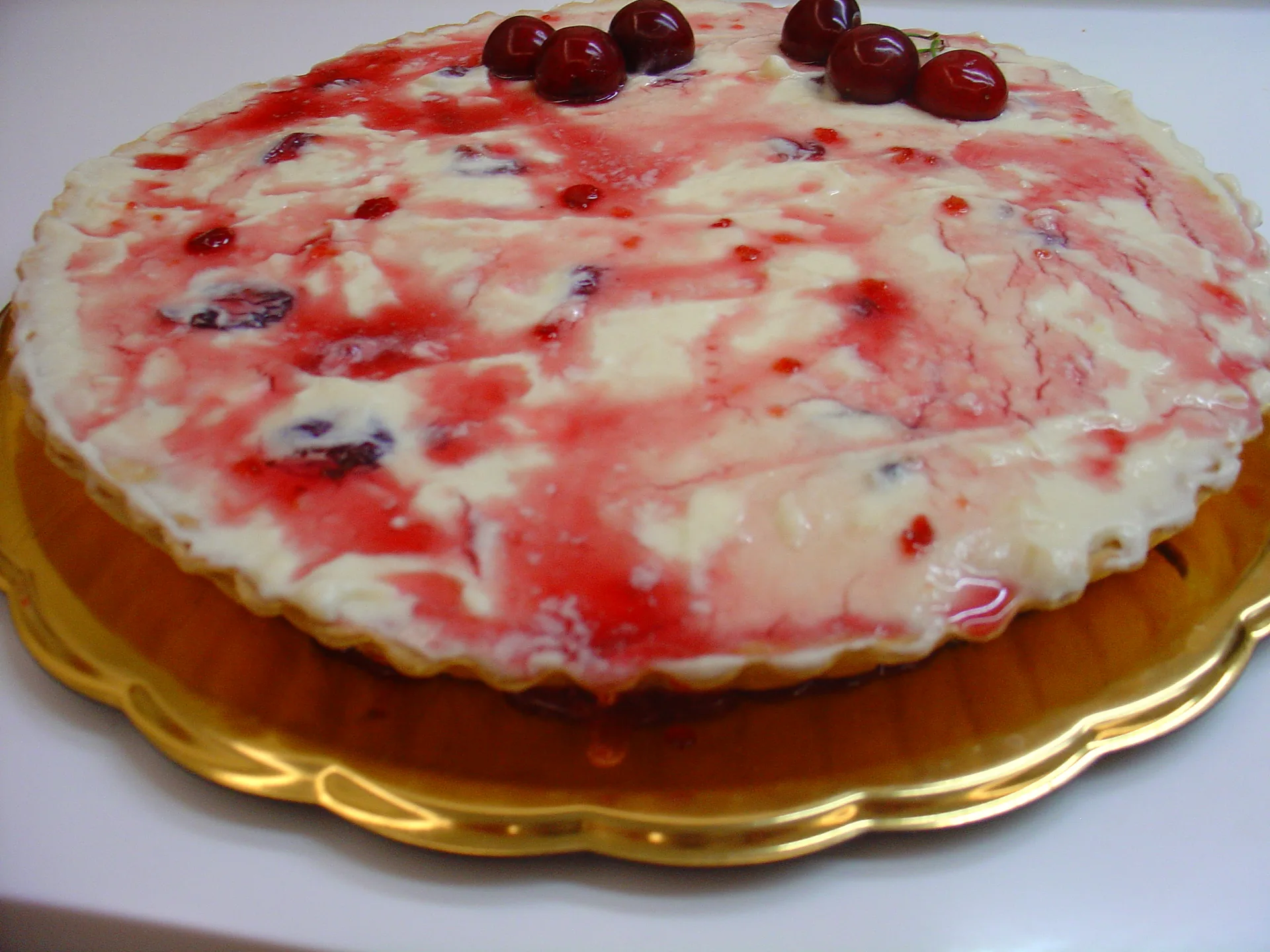 Crostata Mary Virgil con ciliege caramellate e crema diplomatica