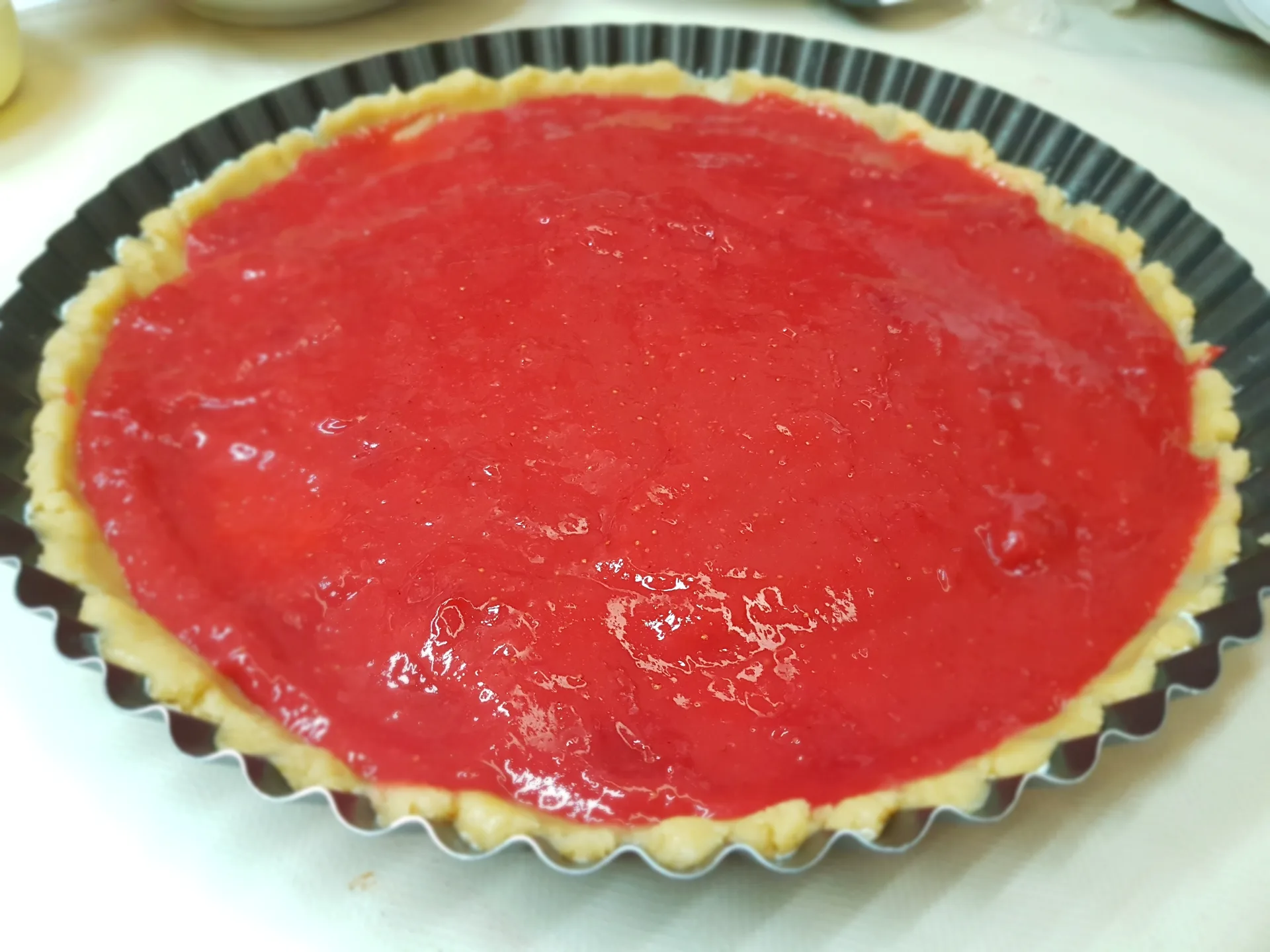 Crostata morbida con crema di fragole