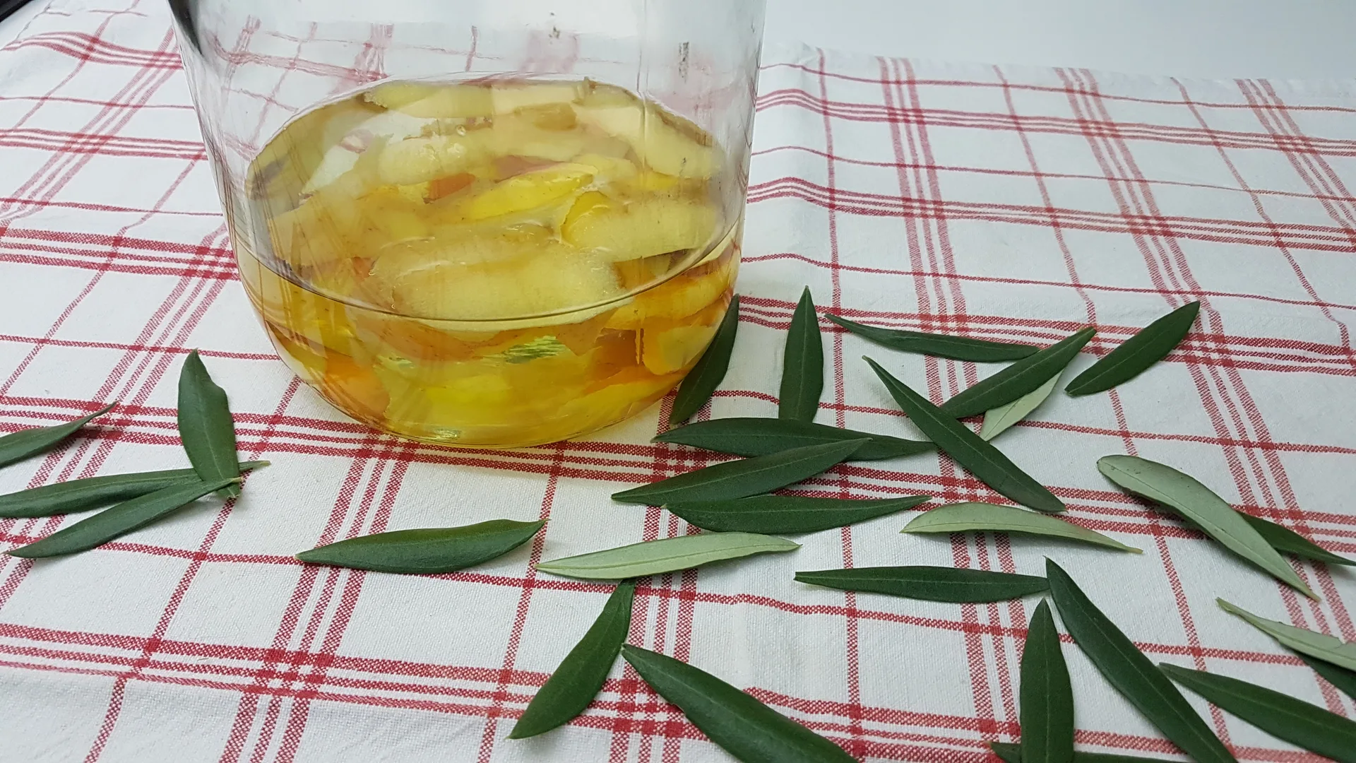 Elisir " ALUIV " liquore con estratto di foglie di ulivo