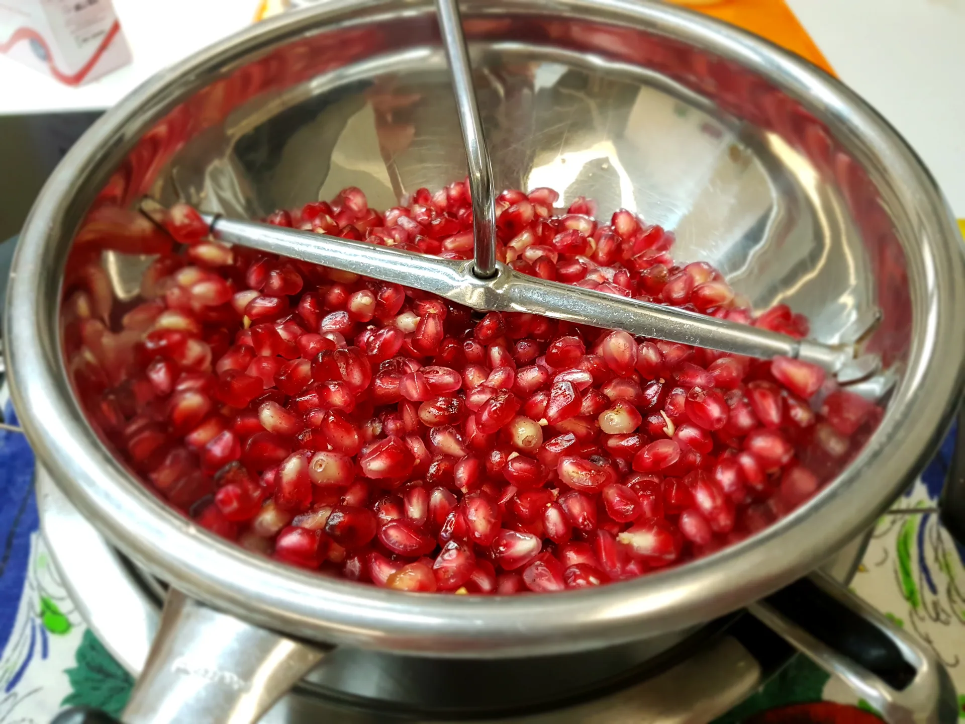Entrecôte ai ferri con coulis di melagrana e mandarino