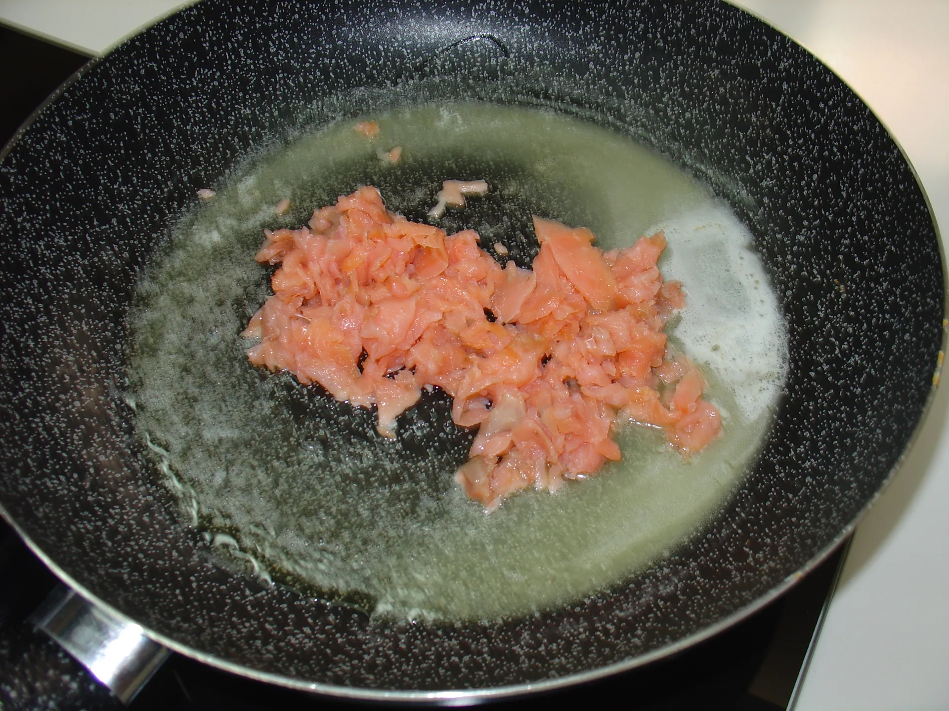 Farfalle al salmone con uova di Capelin