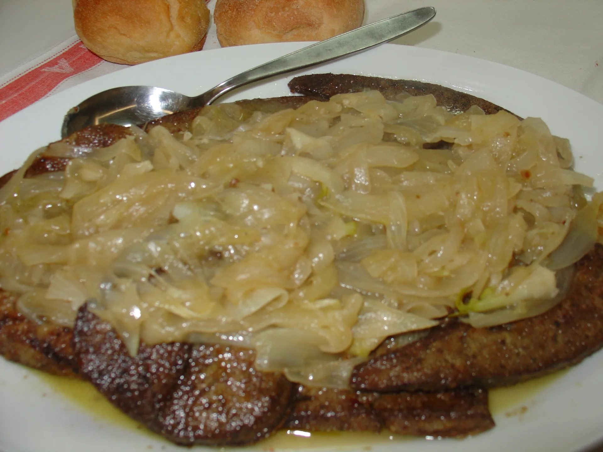 Fegato panato con cipolle