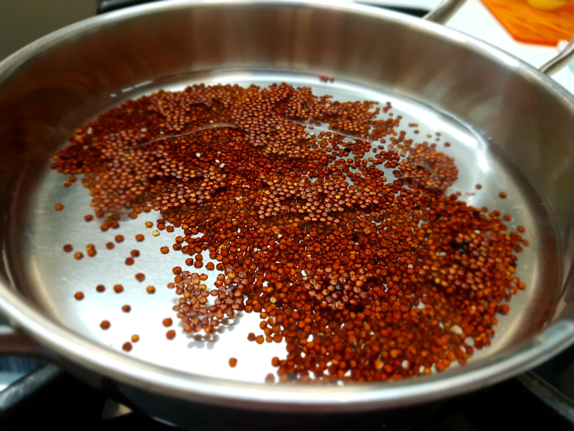 Filetto di cernia con salsa di yogurt, quinoa e mix di verdure a vapore