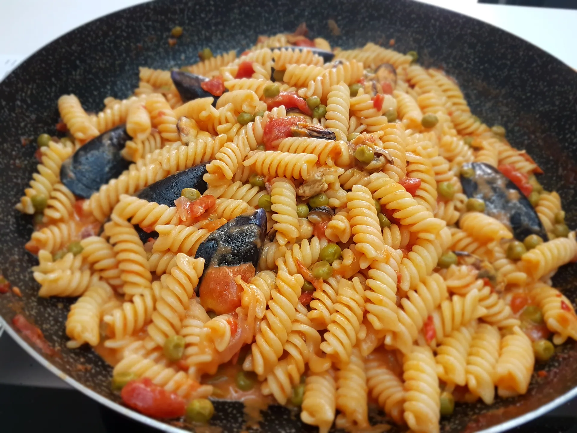 Fusilli armonia ( con cozze e piselli )