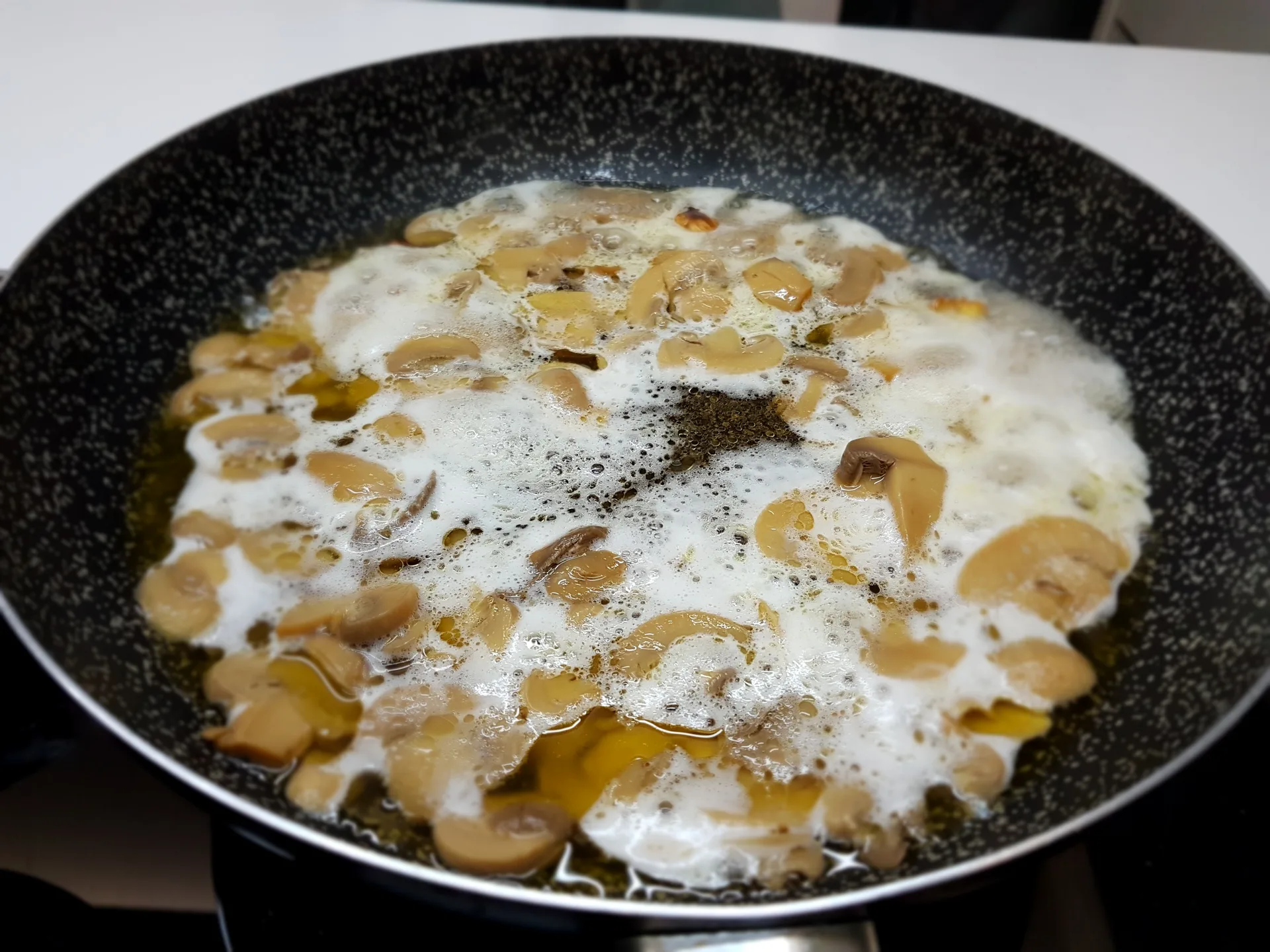 Fusilli con funghi alla birra