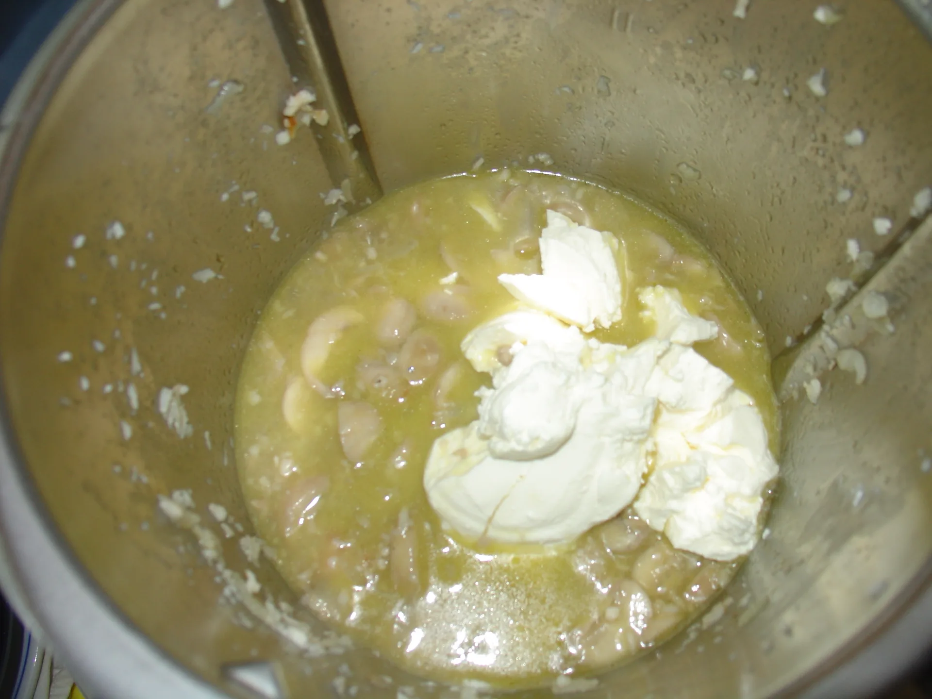 Fusilli con funghi pancetta e formaggio