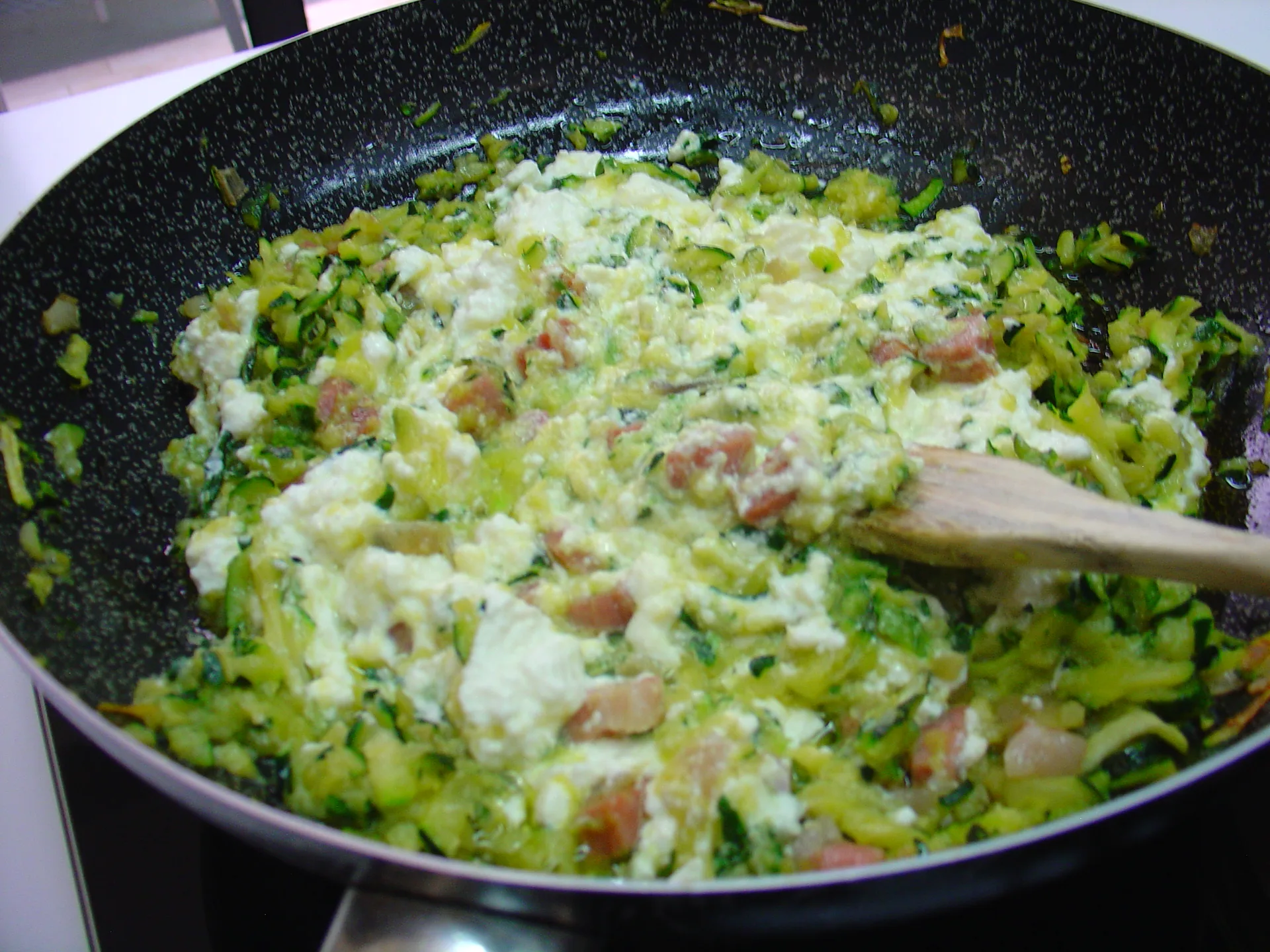 Fusilli delicati con zucchine e ricotta