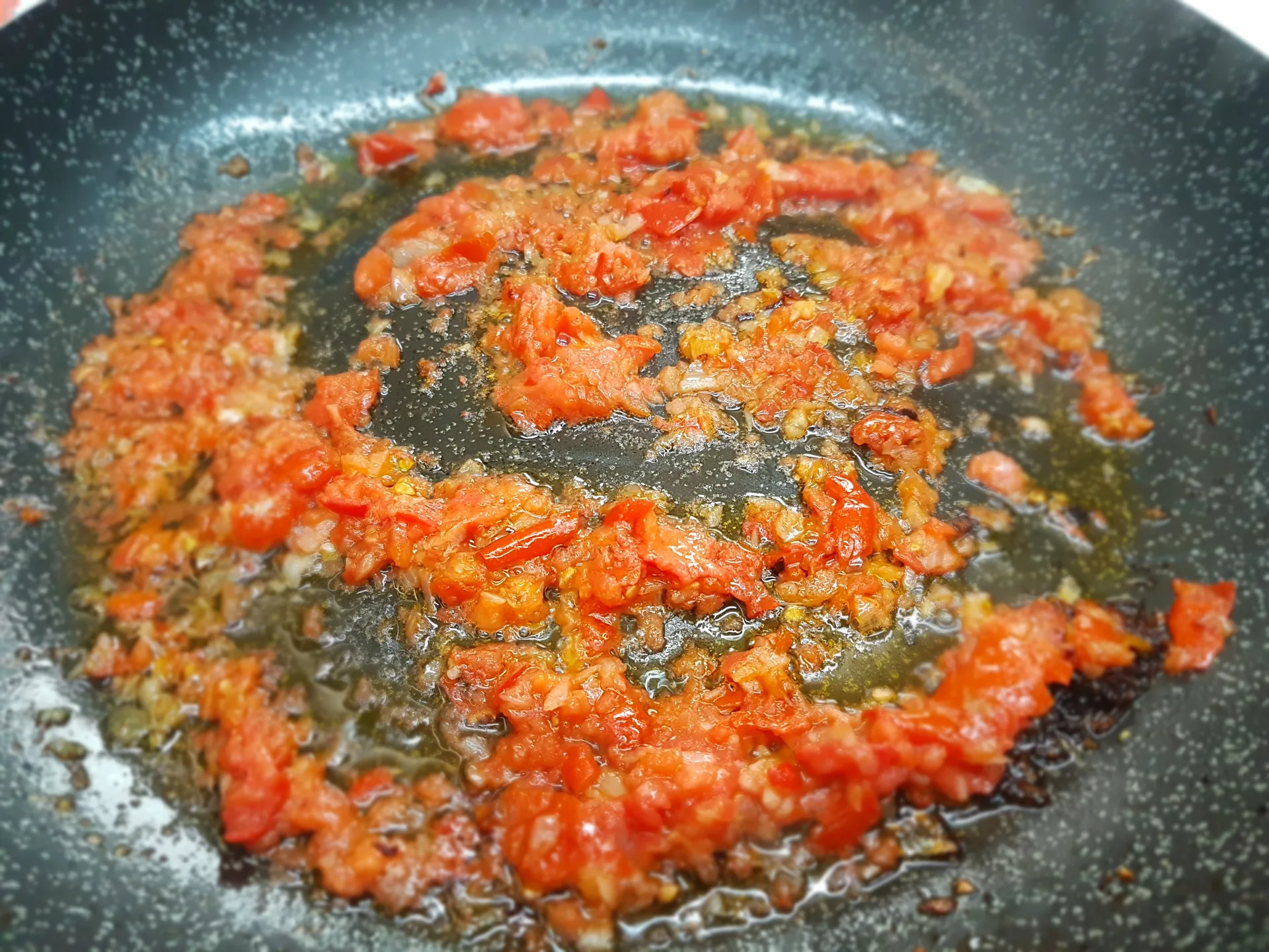 Garganelli con favetta e gamberetti