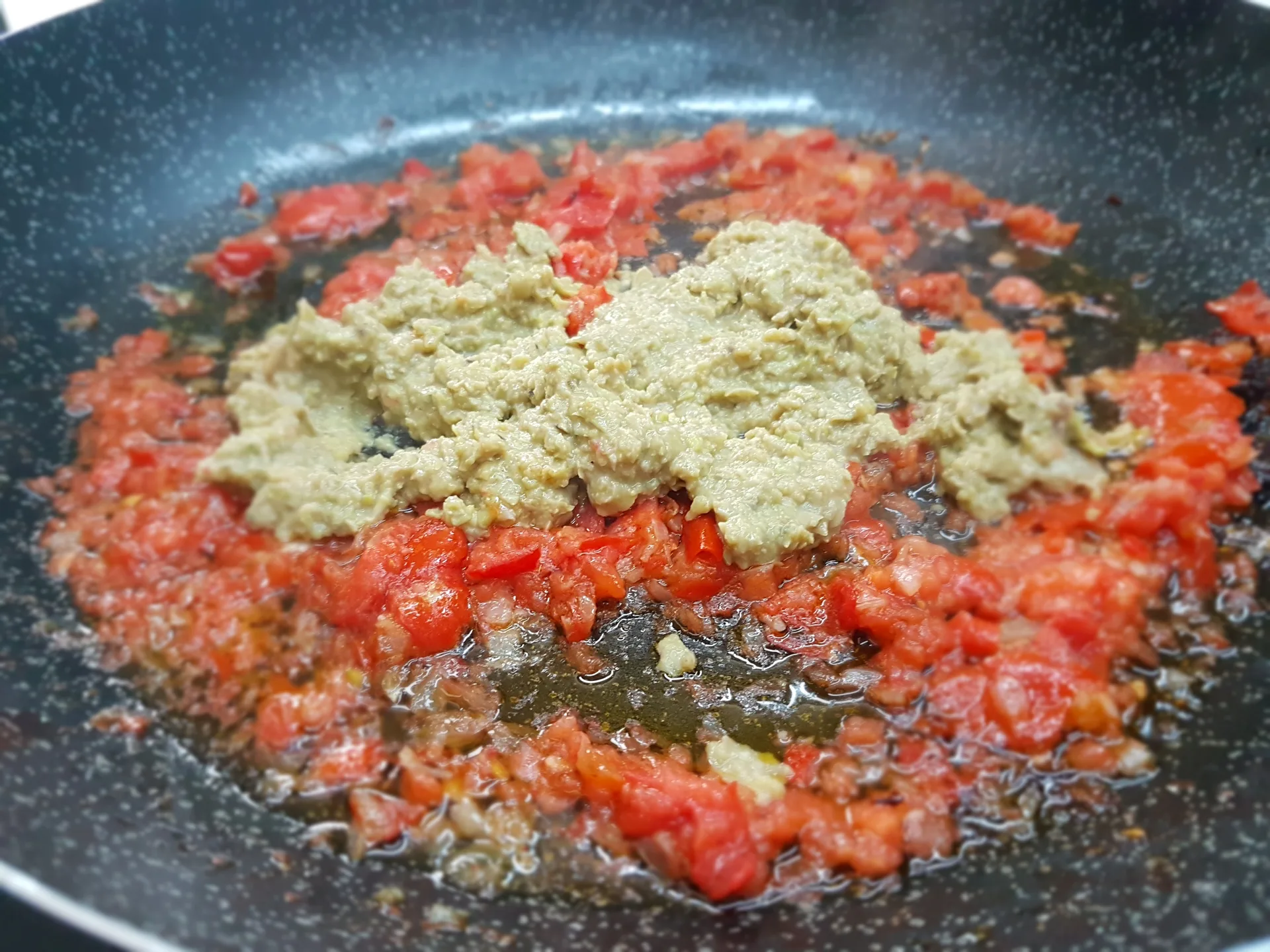 Garganelli con favetta e gamberetti