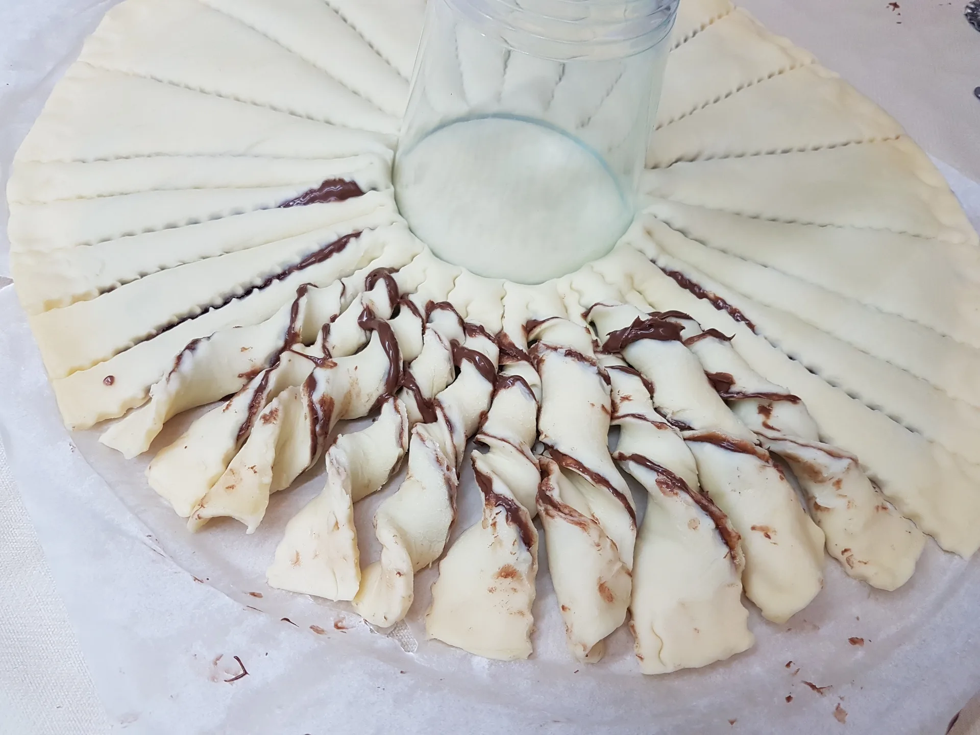 Girasole di pasta sfoglia con nutella