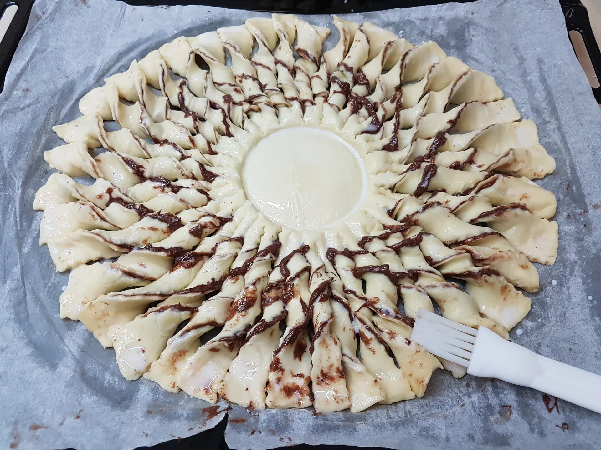 Girasole di pasta sfoglia con nutella