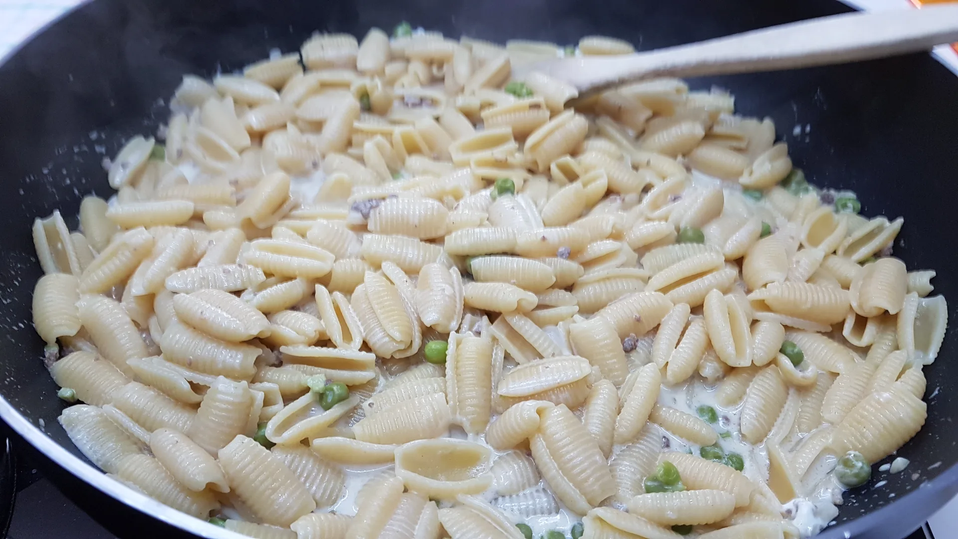 Gnocchi sardi alla burlesca ( by Annett )