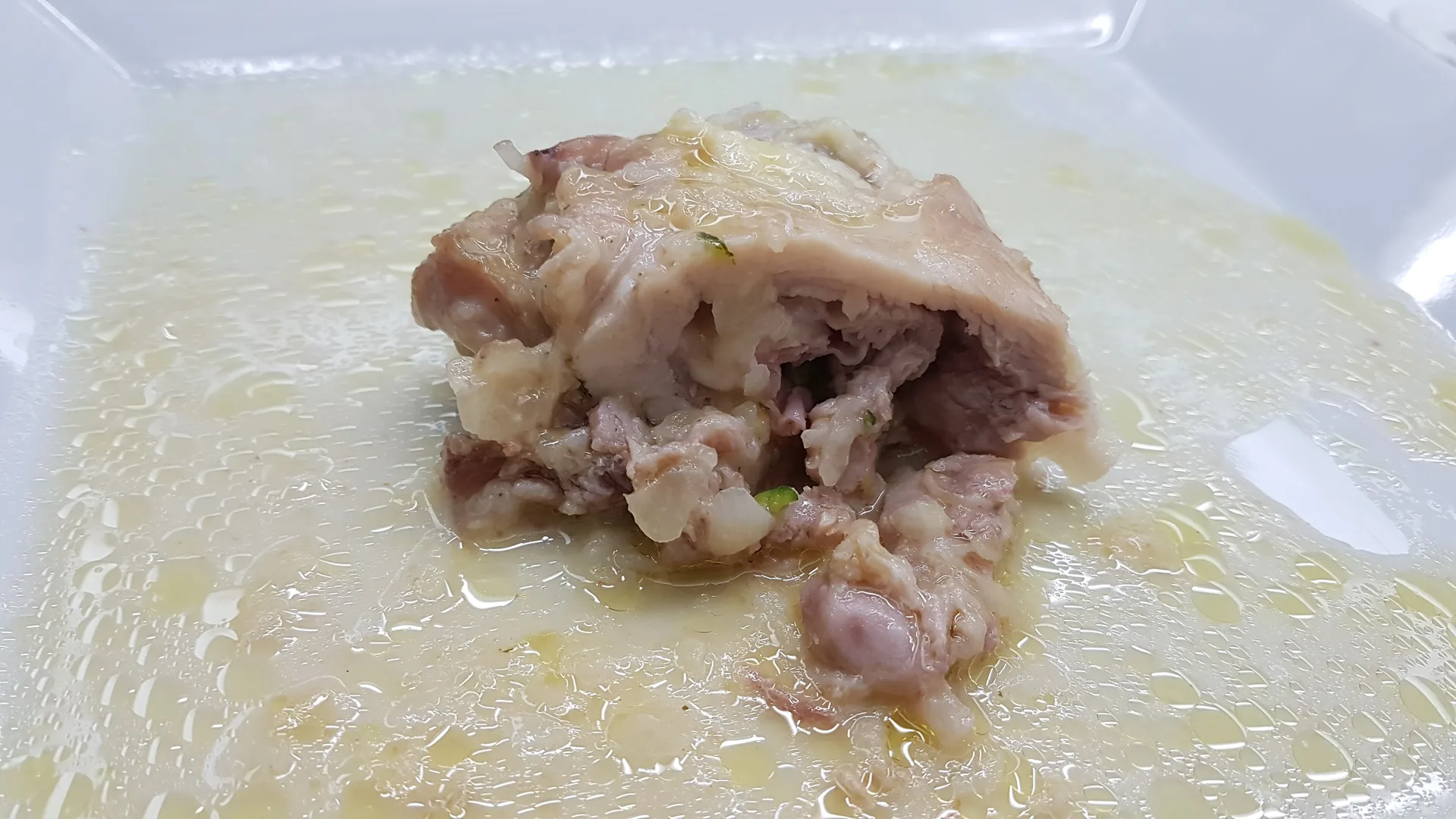 Involtini di pollo farciti con prosciutto e zucchine