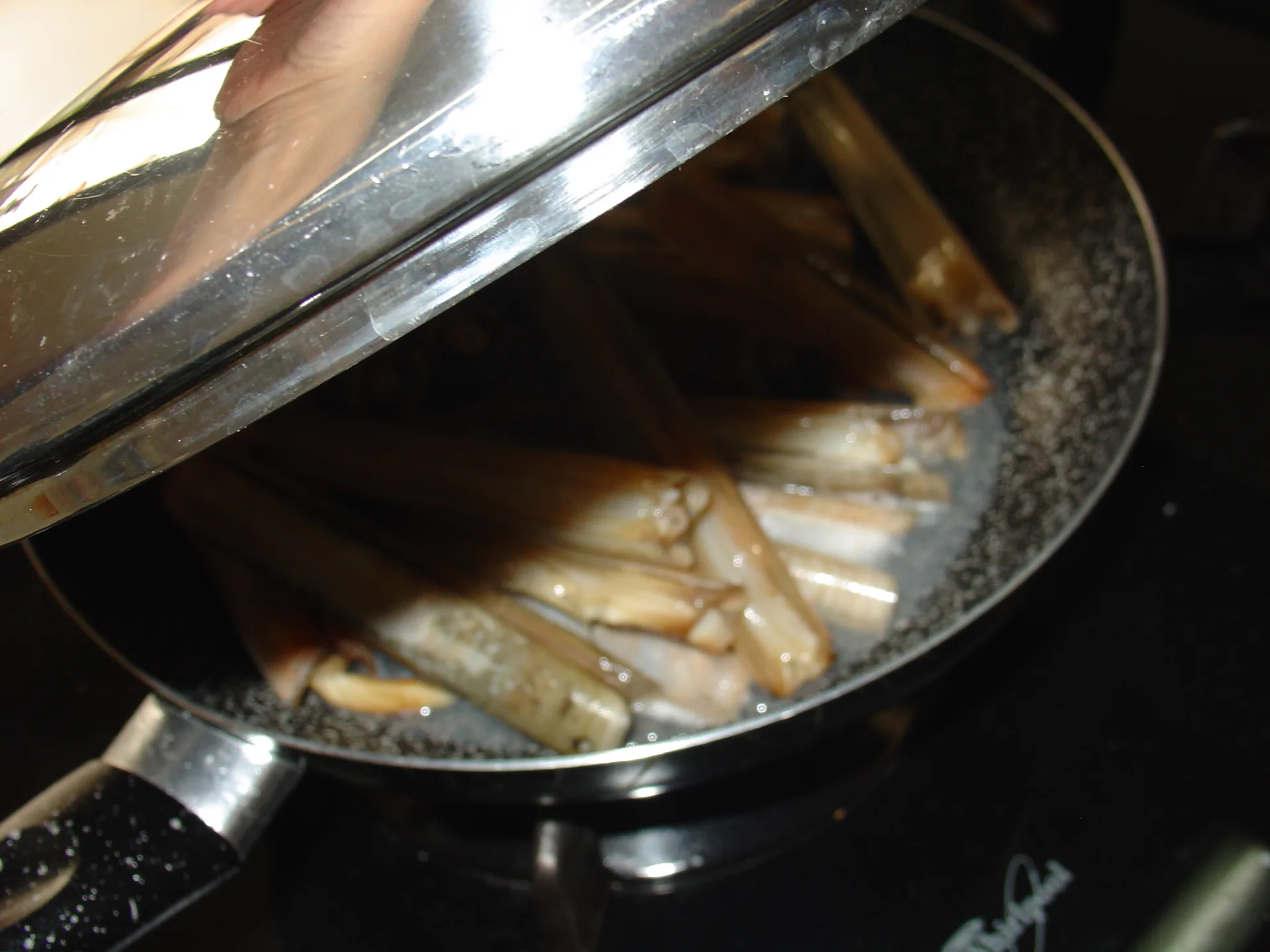 Linguine con ricci di mare e cannolicchi