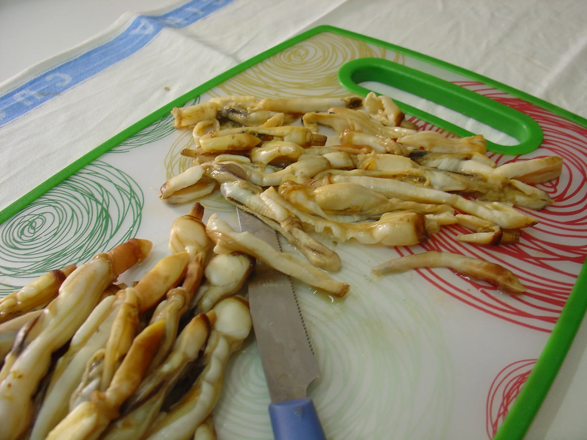 Linguine con ricci di mare e cannolicchi