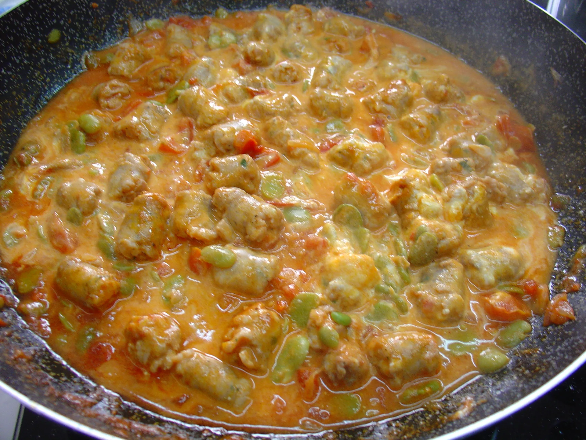 Maltagliati con salsiccia e favetta