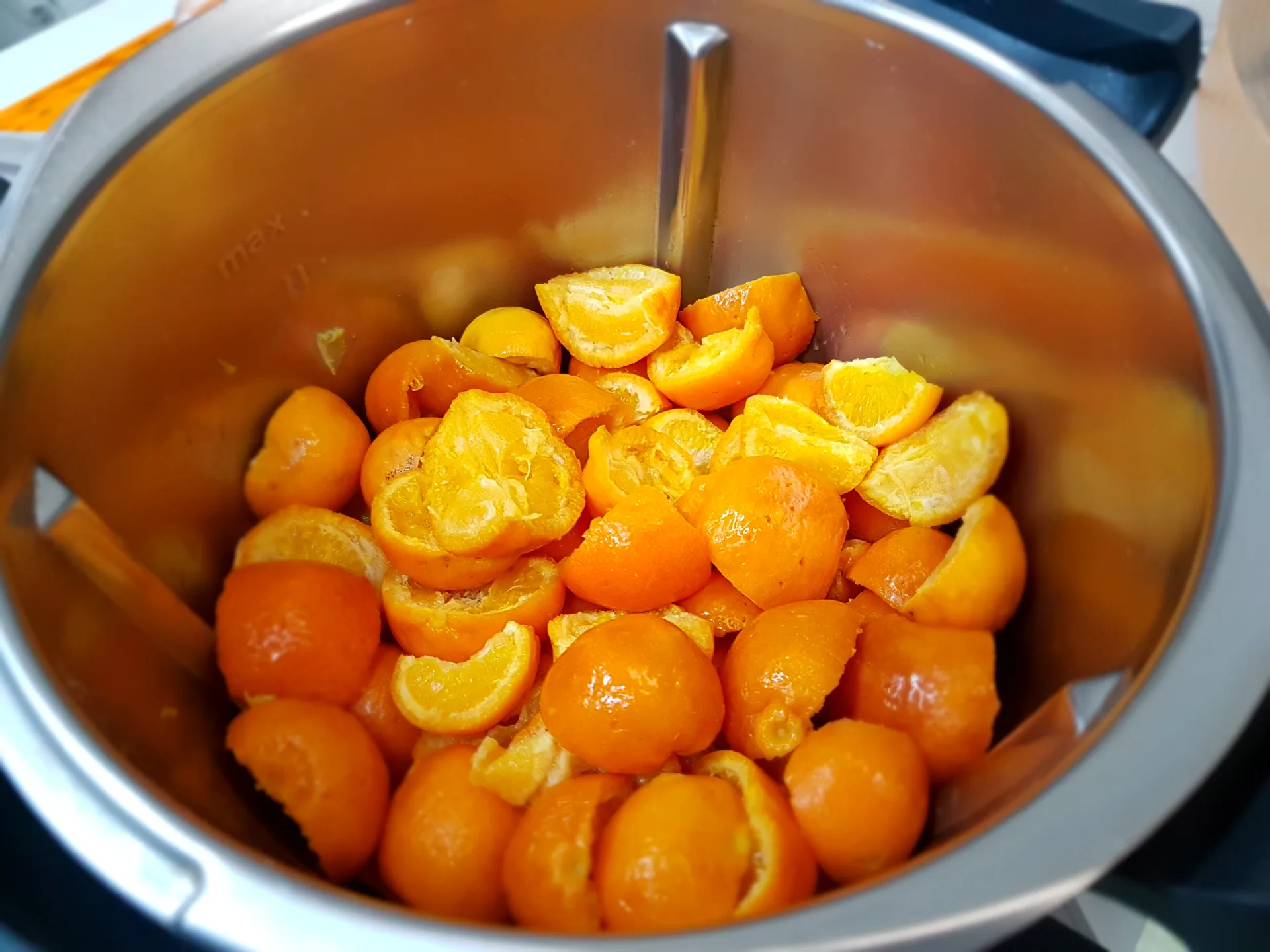 Marmellata di clementine con buccia
