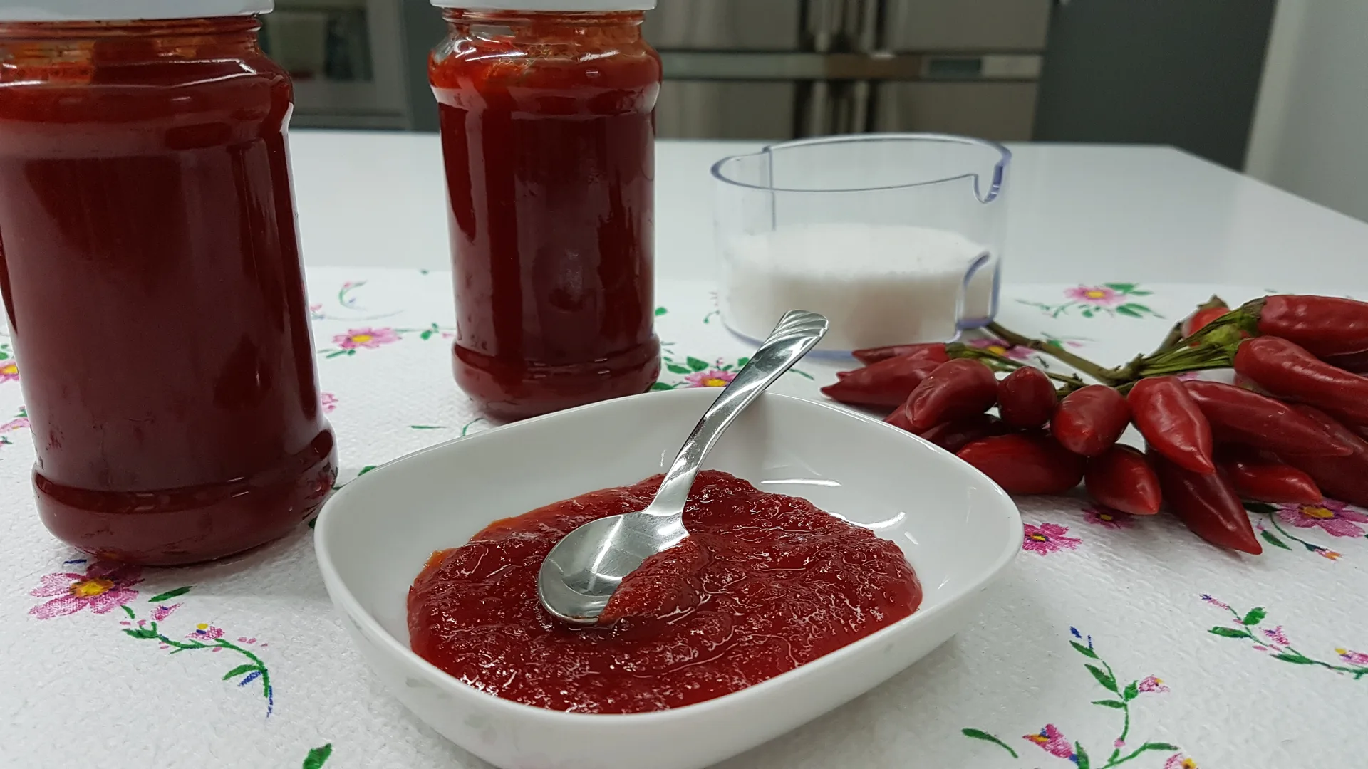 Marmellata di peperoncini piccanti
