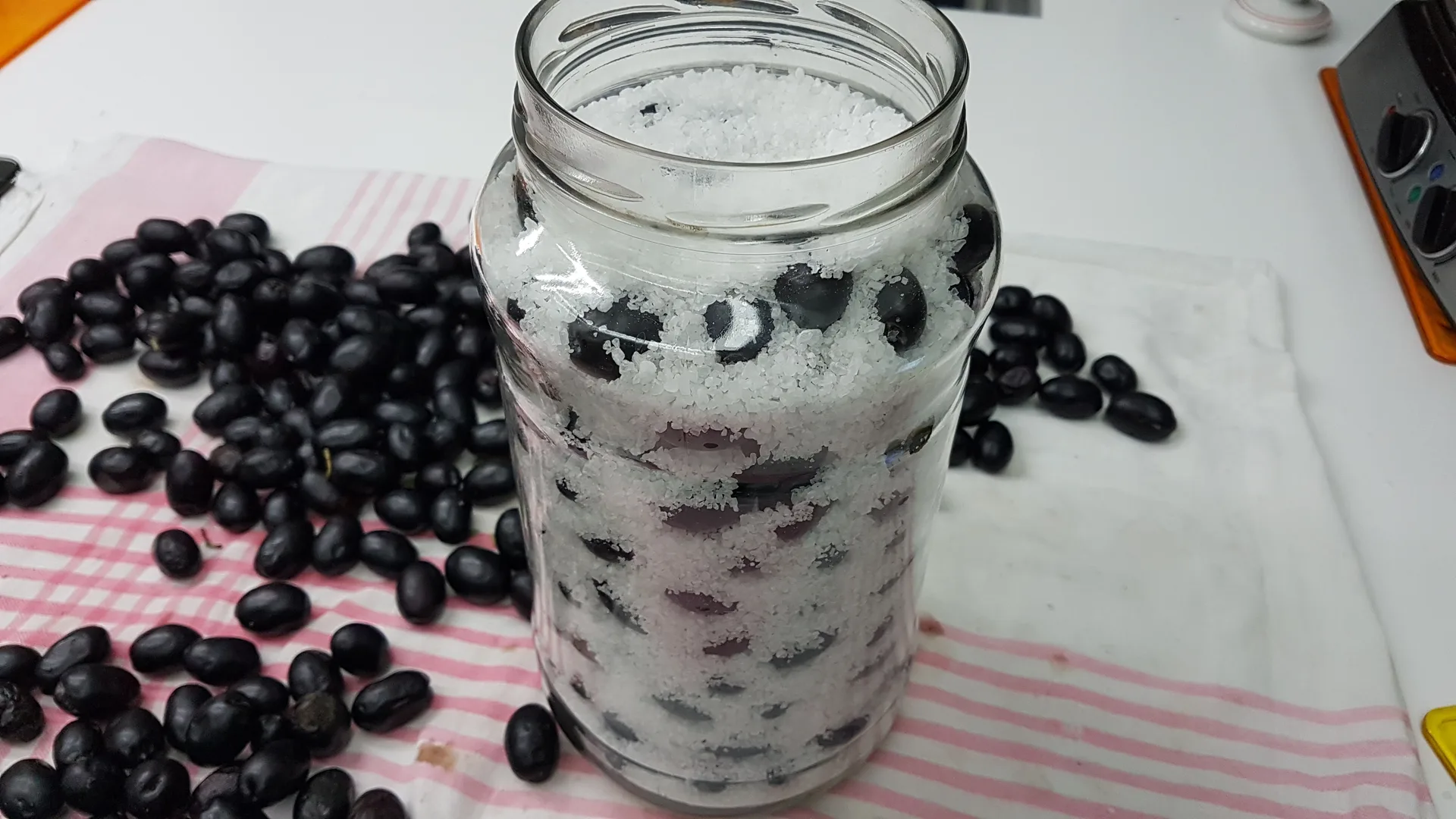 Olive nere sotto sale