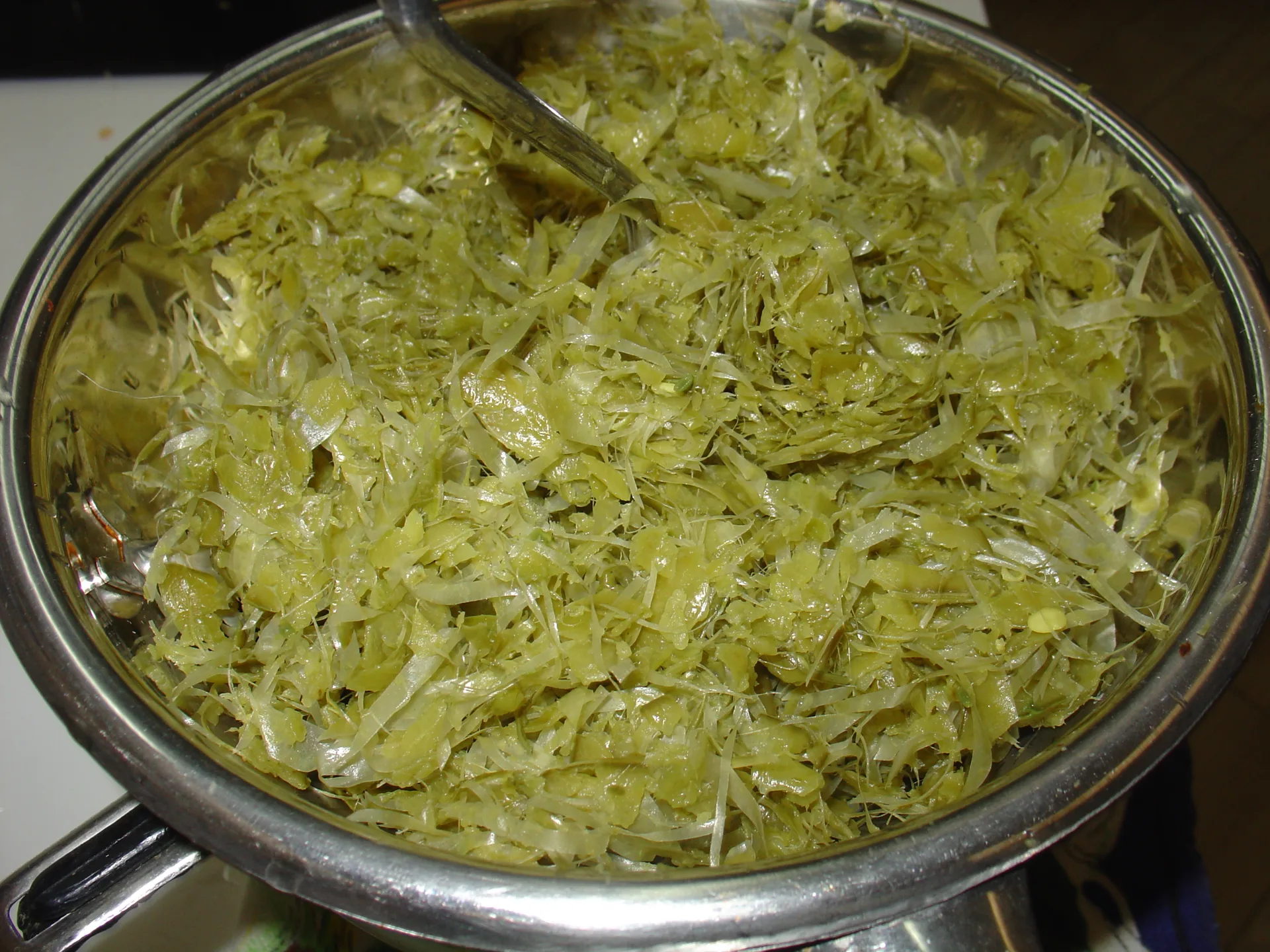 Pappardelle al pesto, con baccelli di piselli