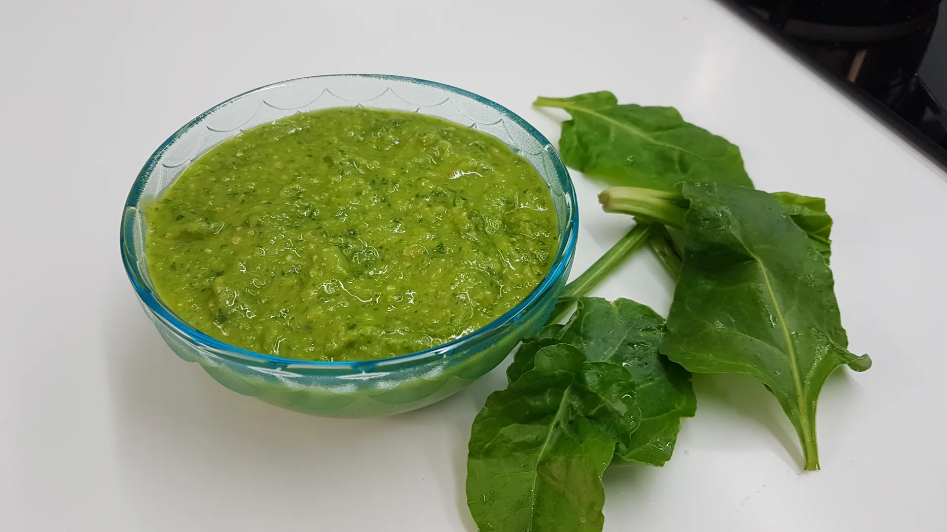 Pesto con spinaci e mandorle Bimby