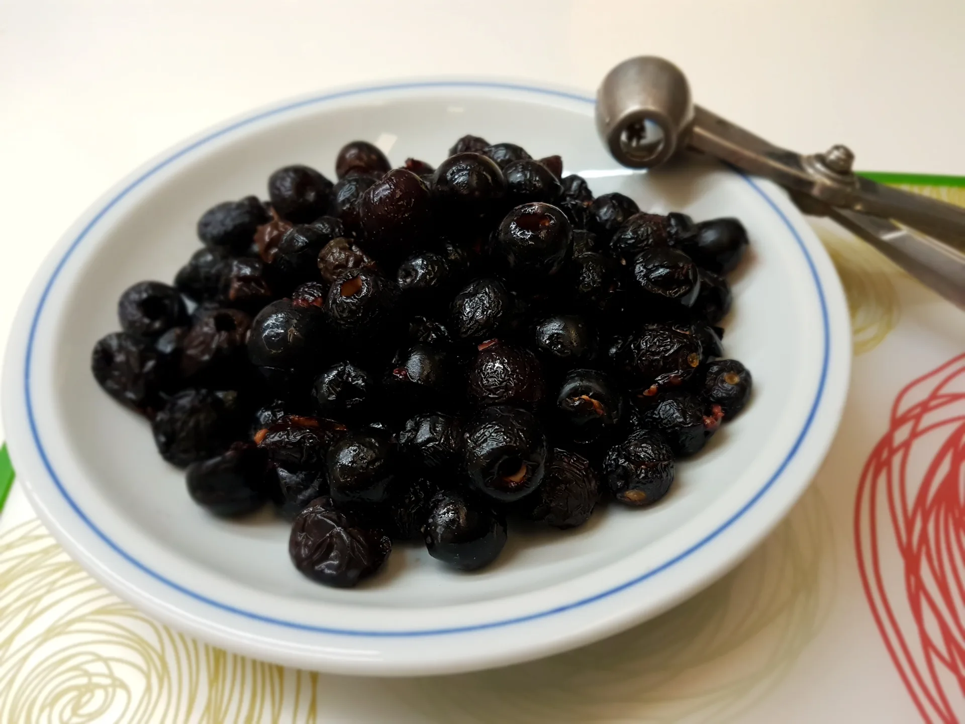 Pesto di olive nere dolci di Puglia