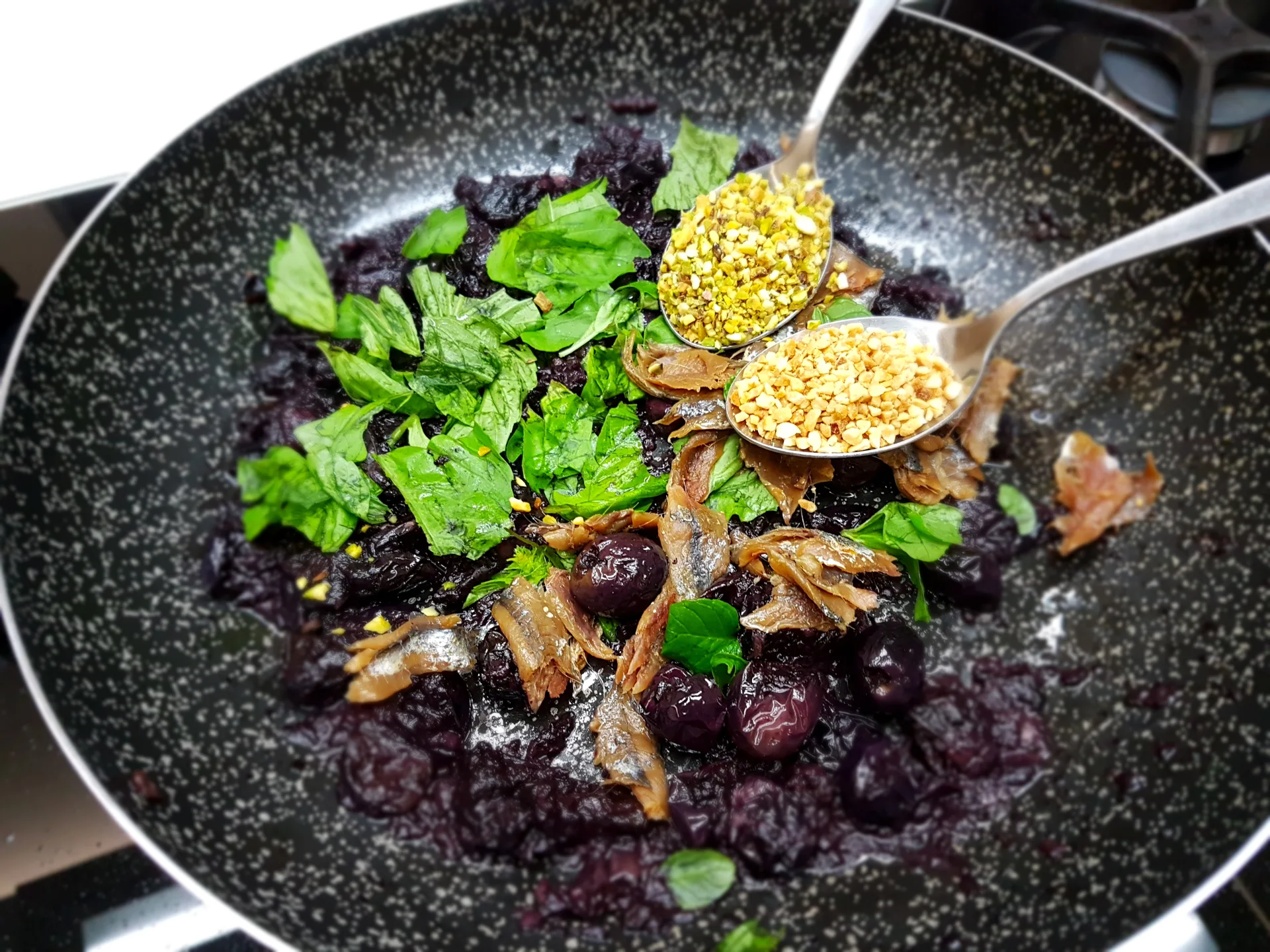 Pesto di olive nere dolci di Puglia