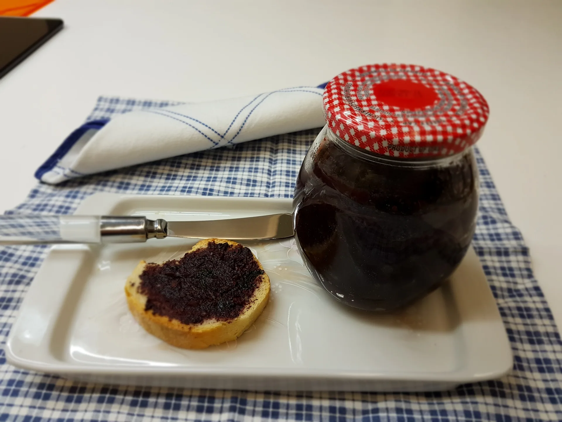 Pesto di olive nere dolci di Puglia