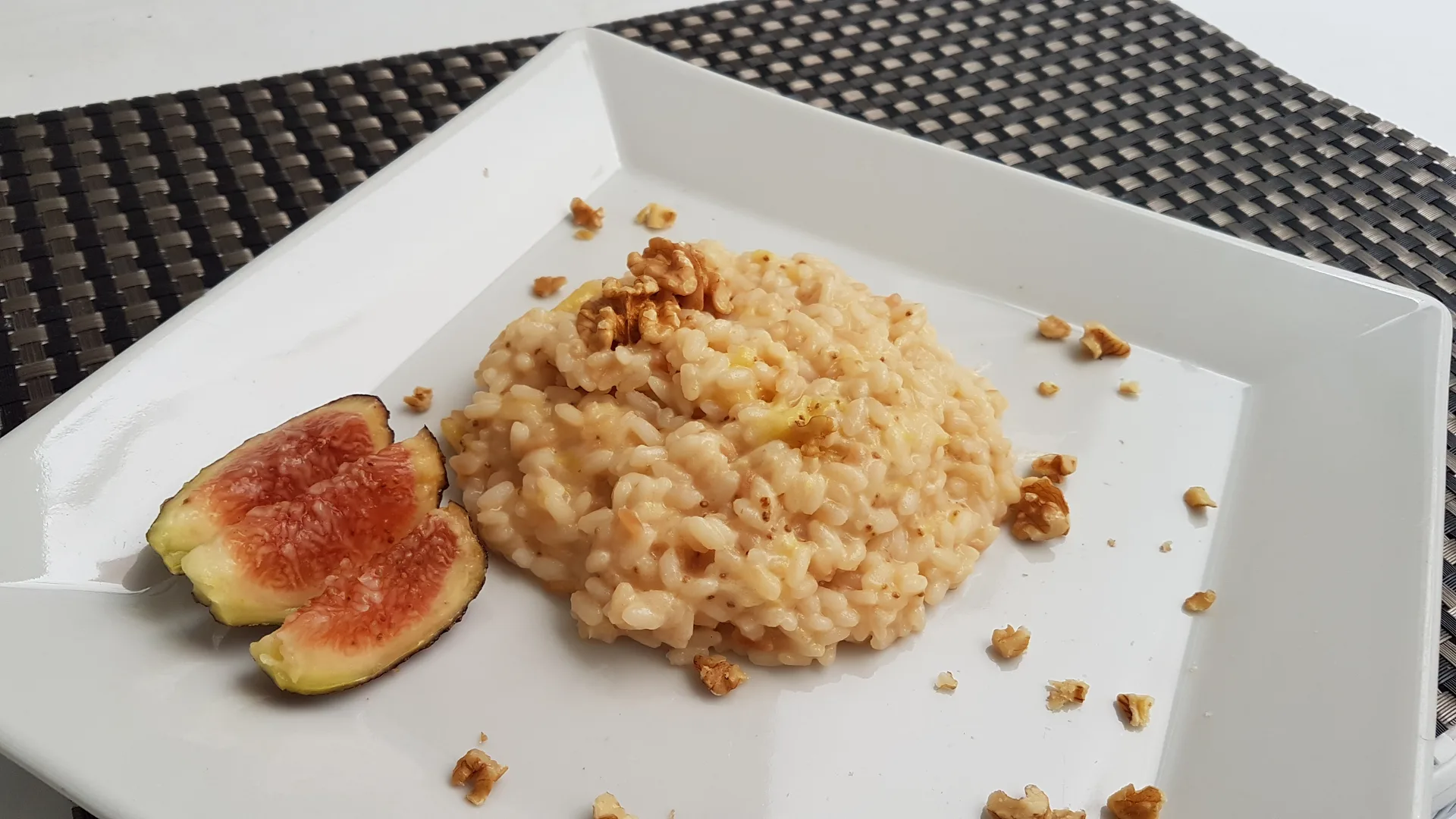 Risotto con fioroni e noci