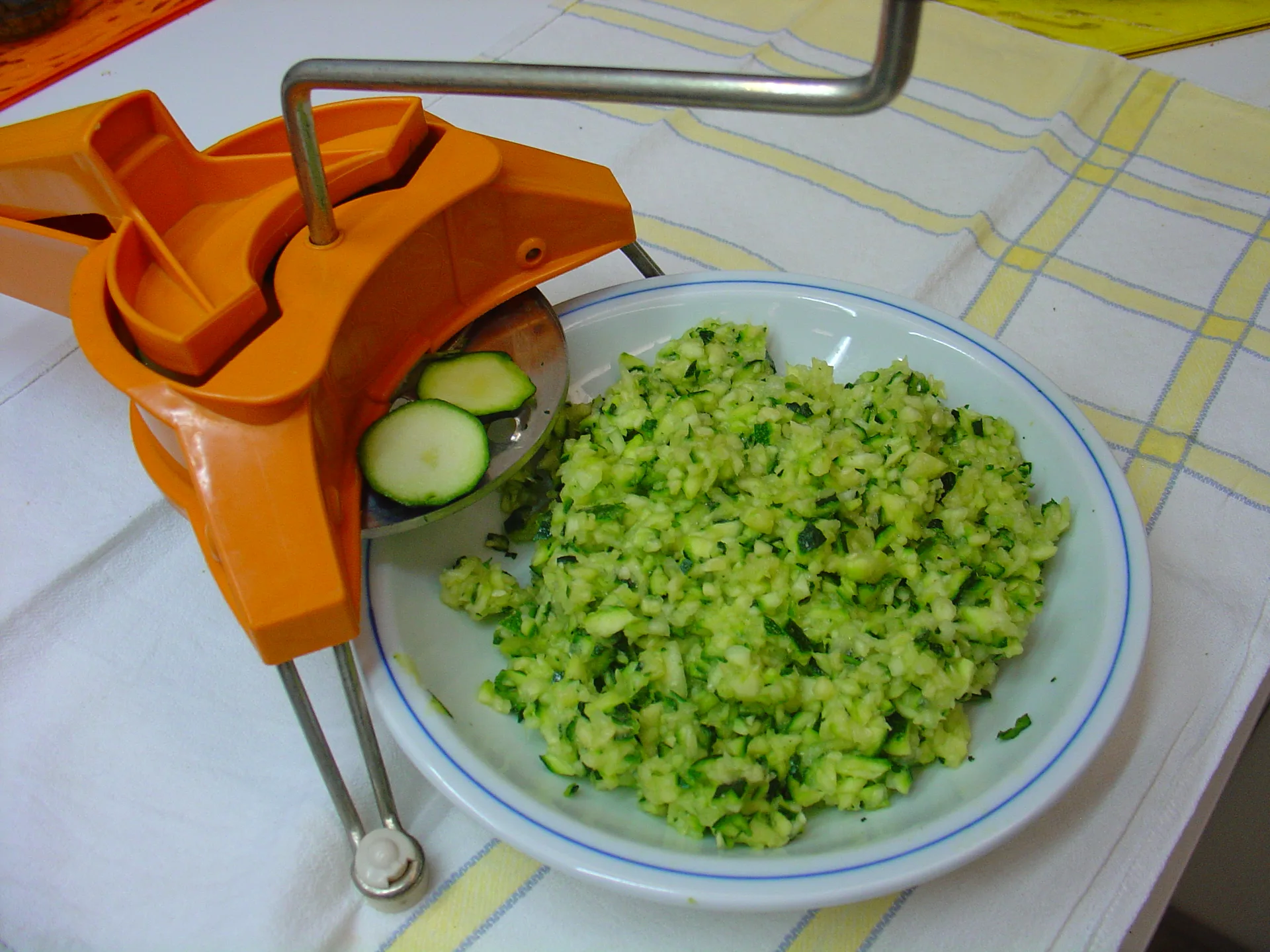 Rollè di zucchine farcito