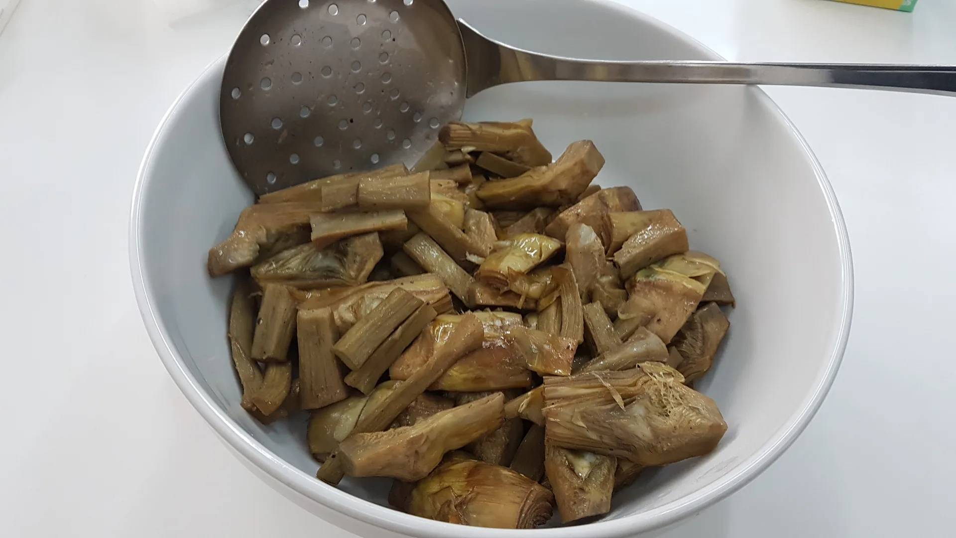 Scaloppine di vitello con carciofi all'arancia