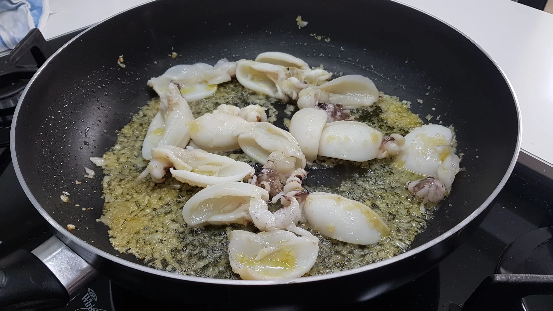 Scialatielli con seppioline e fave