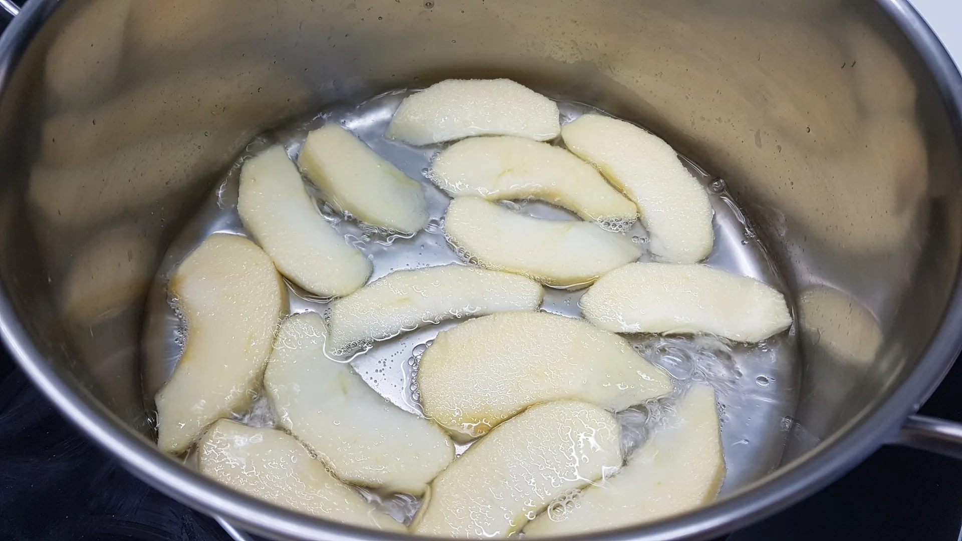 Sfogliatine di mele con crema