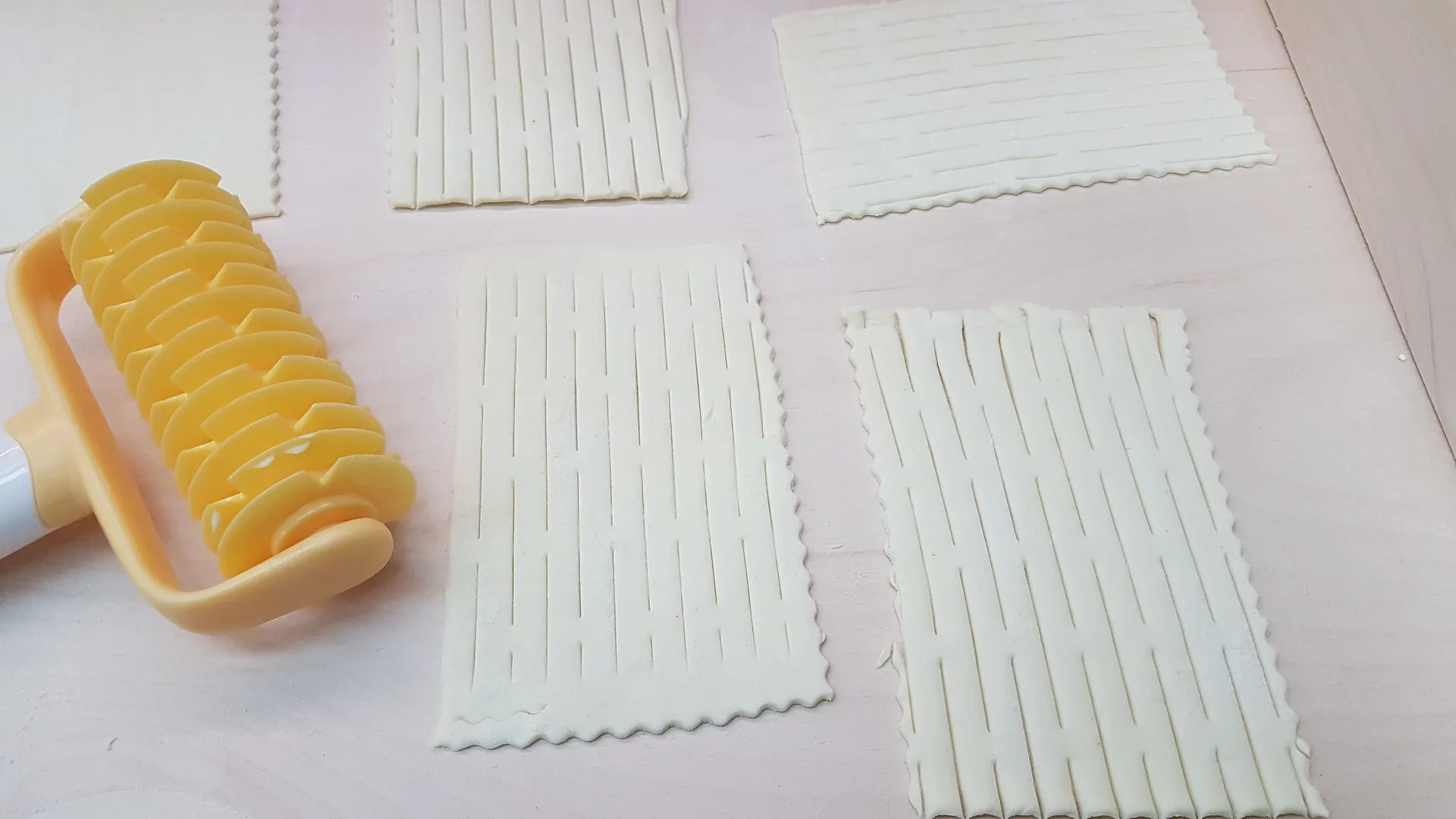 Sfogliatine di mele con crema