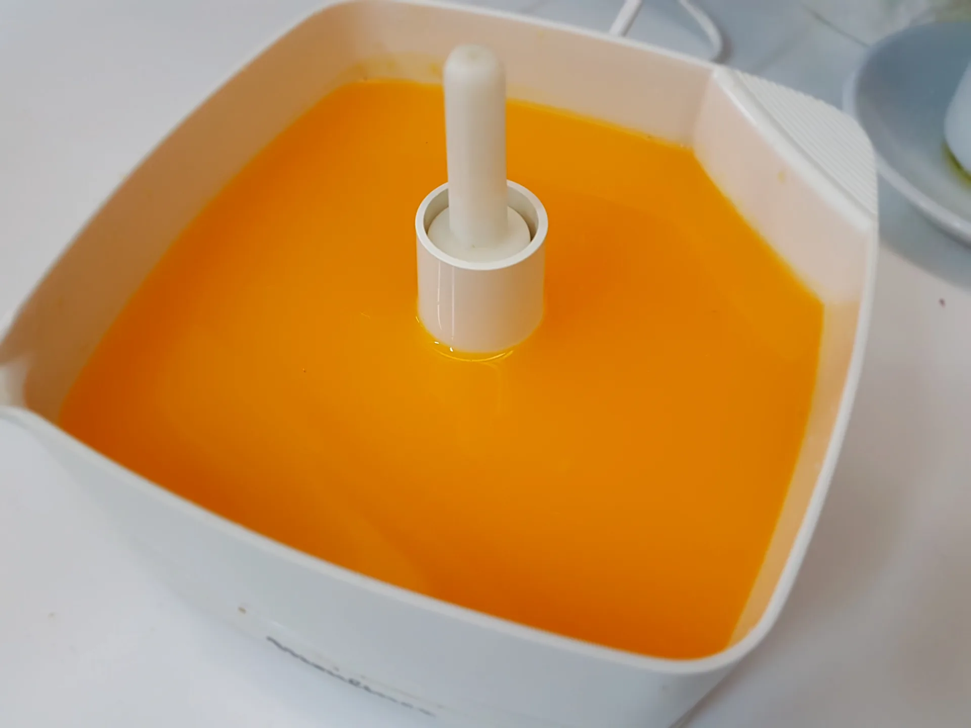 Spaghetti e surimi al succo di arancia