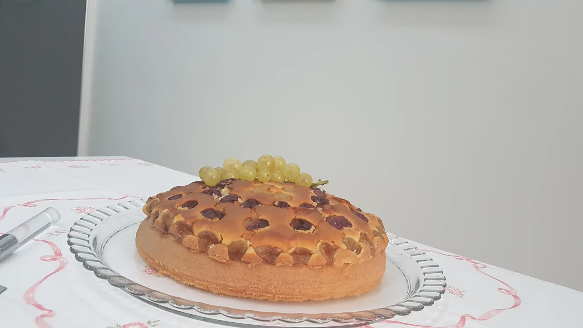 Torta soffice con uva e ricotta
